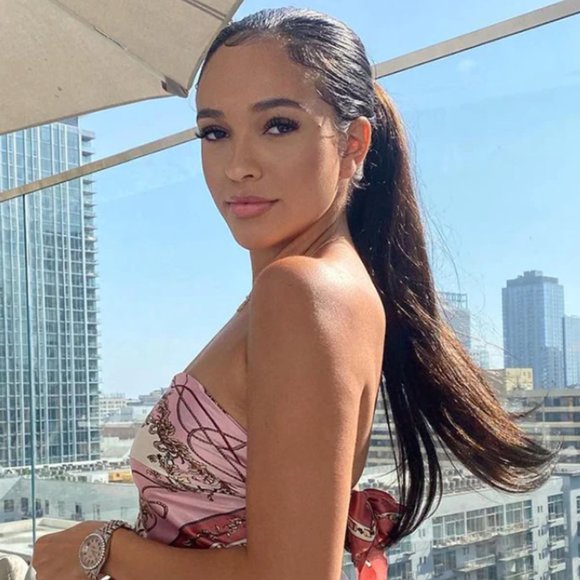 Glam Seamless 22" Invisi Ponytail | 1B Natural Black | NEW HAIR EXTENSIONS - Picture 4 of 6